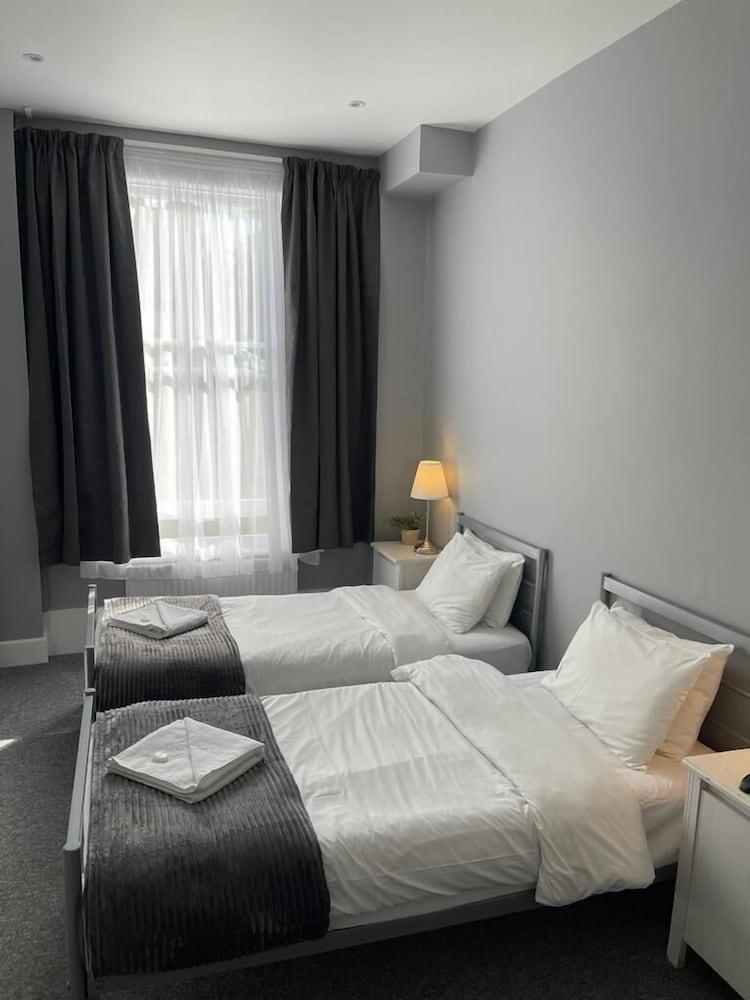 Ravna Gora Room Type - Basic Twin Room, Shared Bathroom