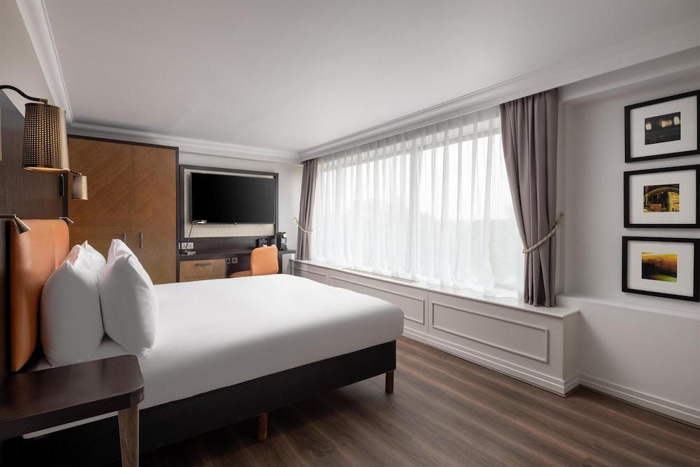DoubleTree by Hilton Hotel London - Hyde Park Room Type - KING DELUXE CORNER