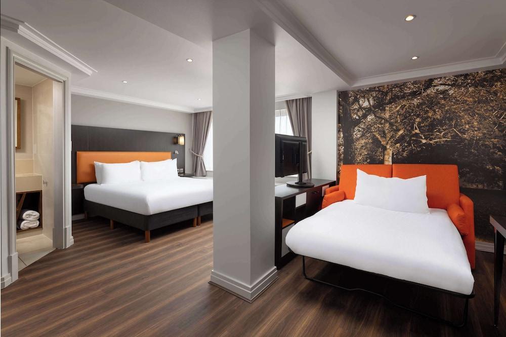 DoubleTree by Hilton Hotel London - Hyde Park - Tap to explore photos