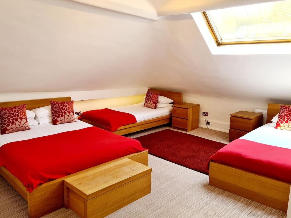 Rushmore Hotel Room Type - Quadruple Room