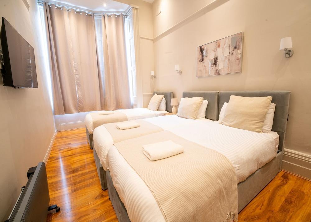 Rushmore Hotel Room Type - Triple Room