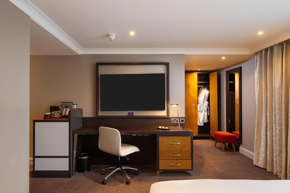 DoubleTree by Hilton London - Ealing Hotel Room Type - Junior Suite