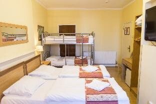 Shakespeare Hotel Room Type - Family Room (2 Adults + 3 Children) Shakespeare Hotel Room Type - Family Room (2 Adults + 3 Children)