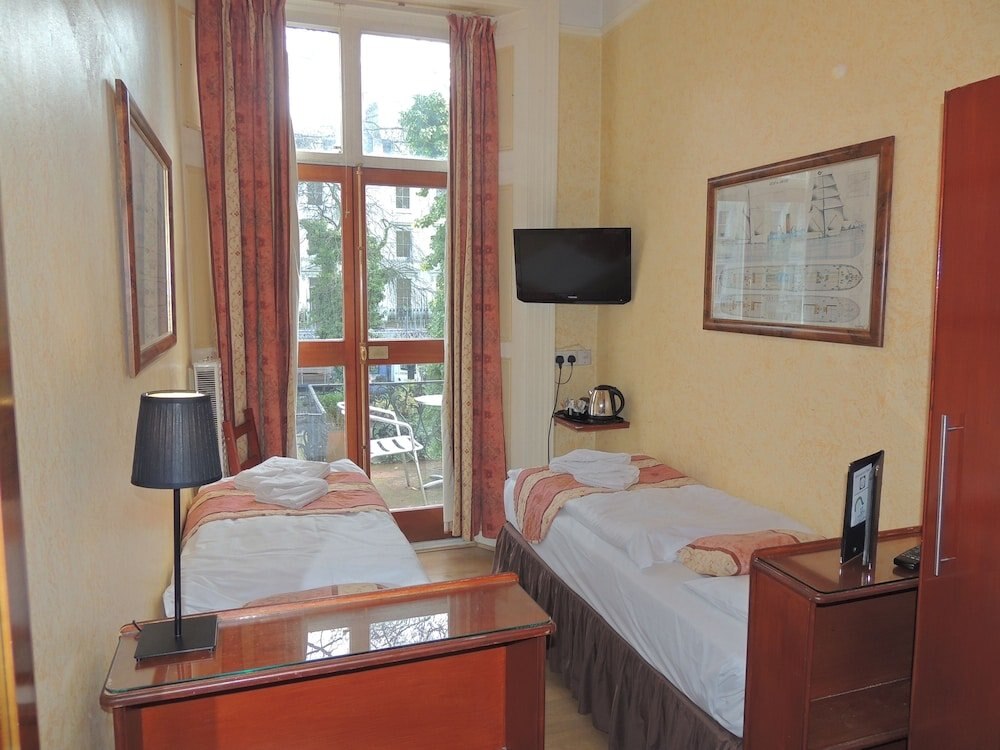Shakespeare Hotel Room Type - Superior Twin Room