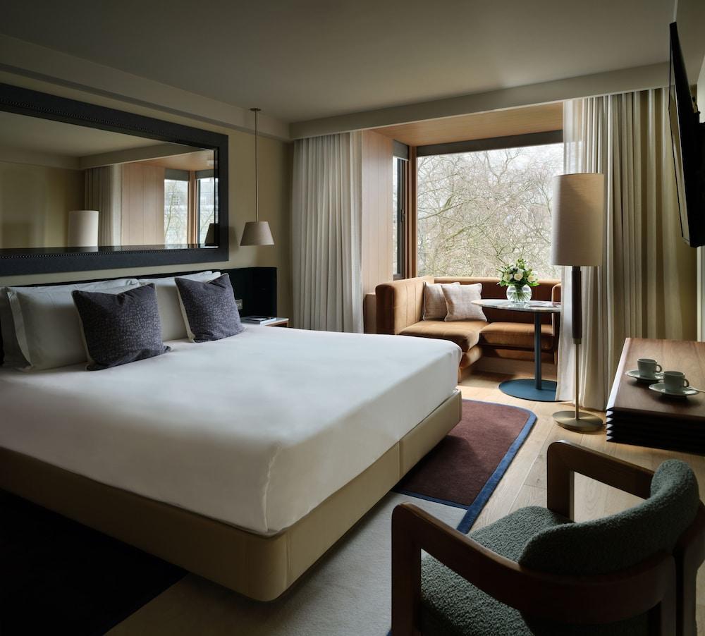 The Hari Room Type - Premium King Room