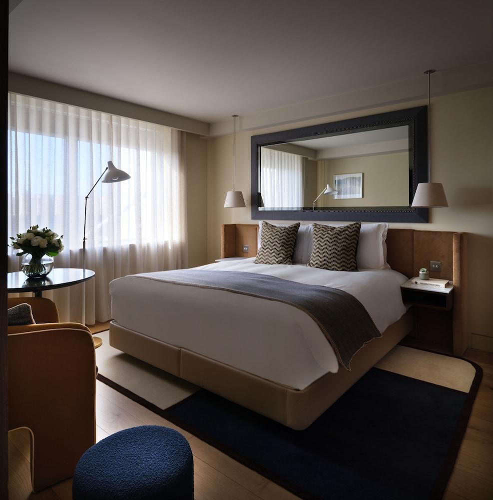 The Hari Room Type - Deluxe King Room