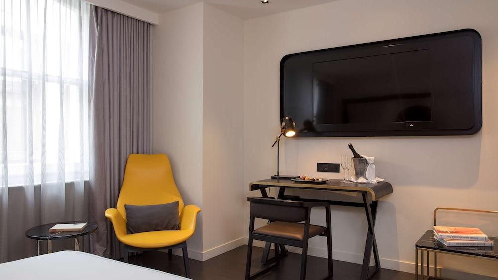 Holmes Hotel London - Tap to explore photos