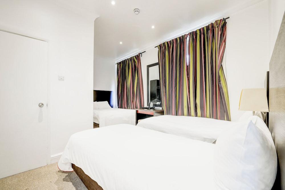 London Shelton Hotel Room Type - Standard Triple Room