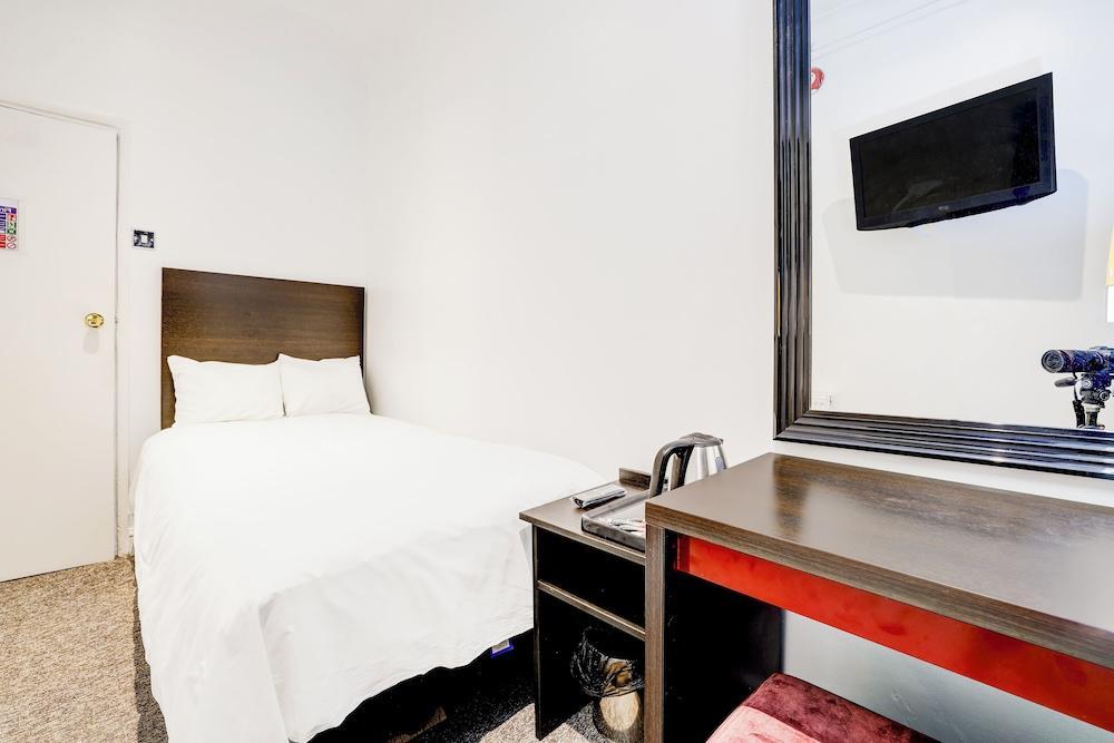 London Shelton Hotel Room Type - Standard Quadruple Room London Shelton Hotel Room Type - Standard Quadruple Room