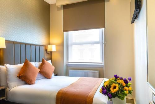 Sidney Hotel London Victoria - Tap to explore photos