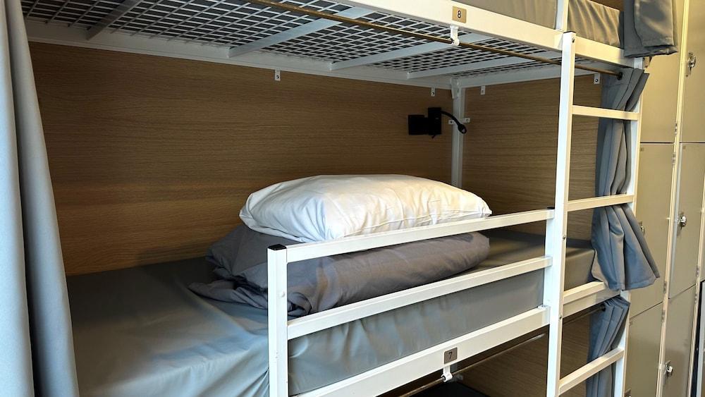 Smart Camden Inn Hostel - Tap to explore photos