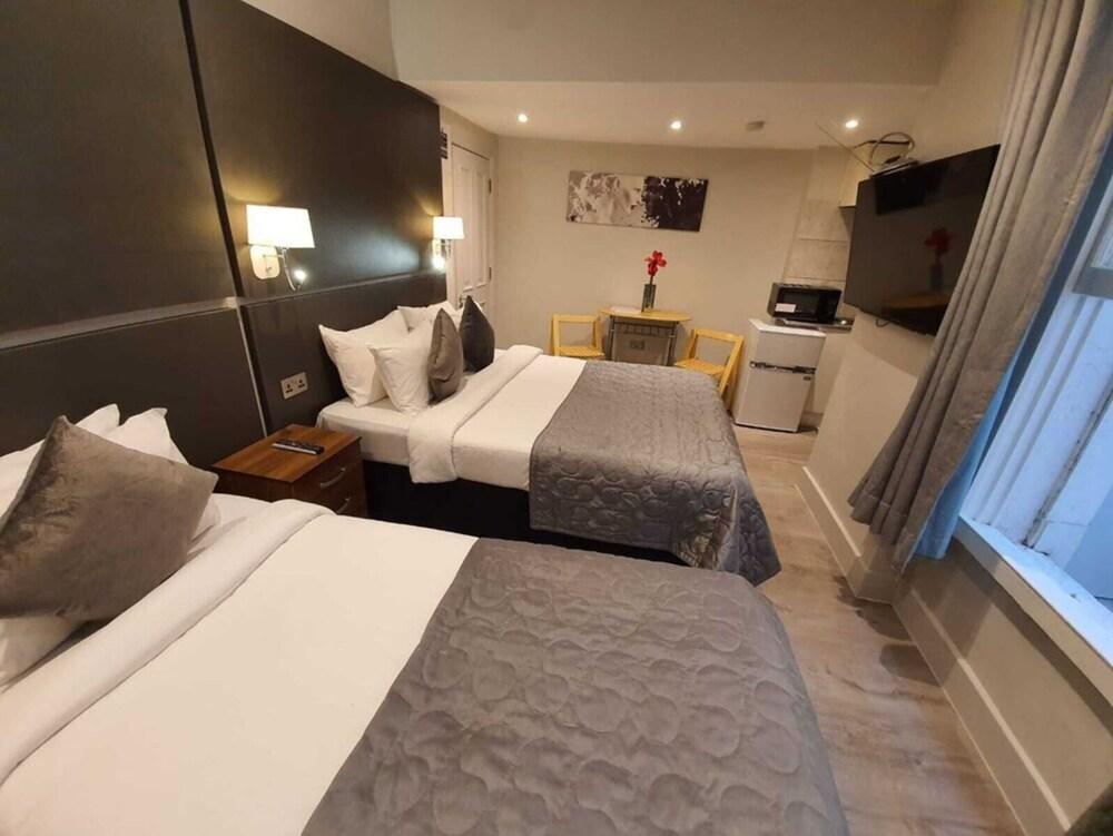 W6 Hotel Hammersmith Room Type - Triple Studio