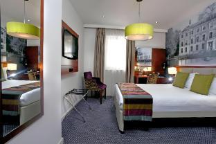Seraphine Hammersmith Hotel - Tap to explore photos