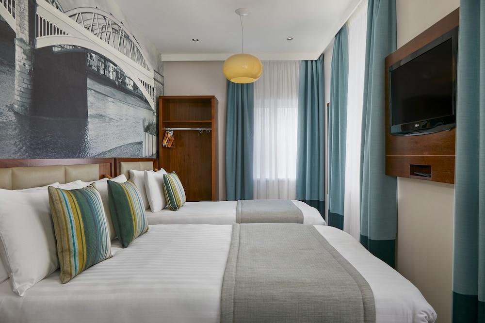 Seraphine Hammersmith Hotel Room Type - Triple Room