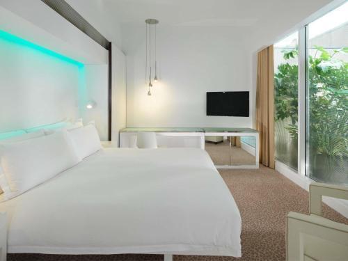 St Martins Lane Room Type - Deluxe Room with Garden View St Martins Lane Room Type - Deluxe Room with Garden View