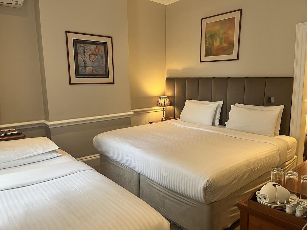 Staunton Hotel Room Type - Triple Room, Ensuite