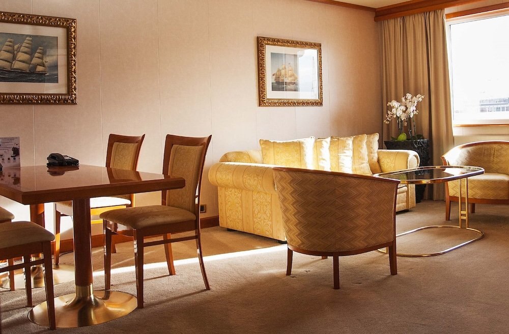 Sunborn London Room Type - Junior Suite (Dockview)