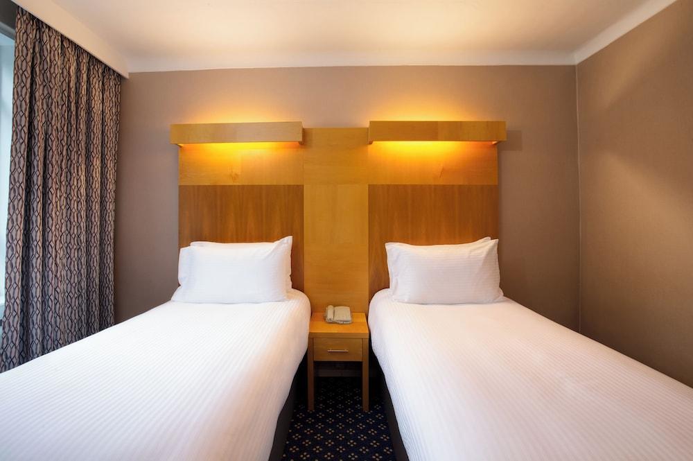 Tavistock Hotel Room Type - Twin Room Park View