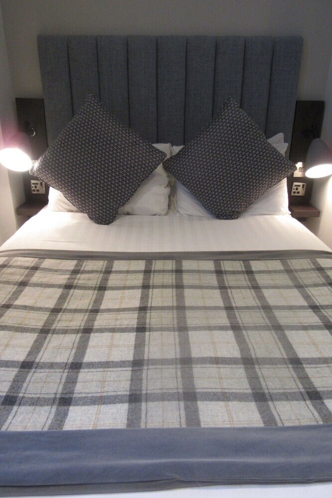 Garden Court Hotel Room Type - Deluxe Triple Room