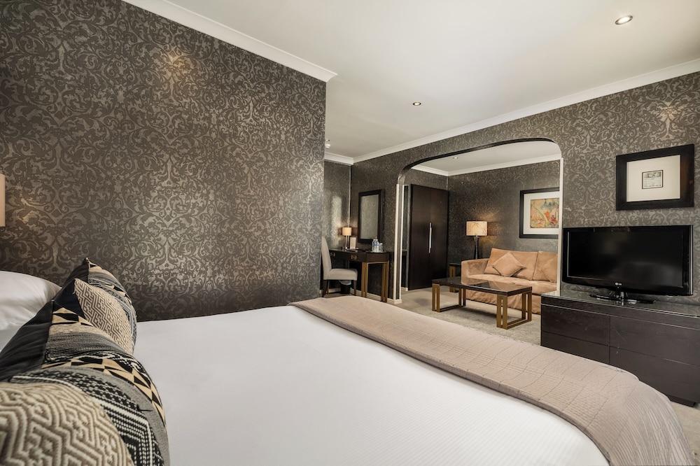 The Beaufort Knightsbridge - Tap to explore photos