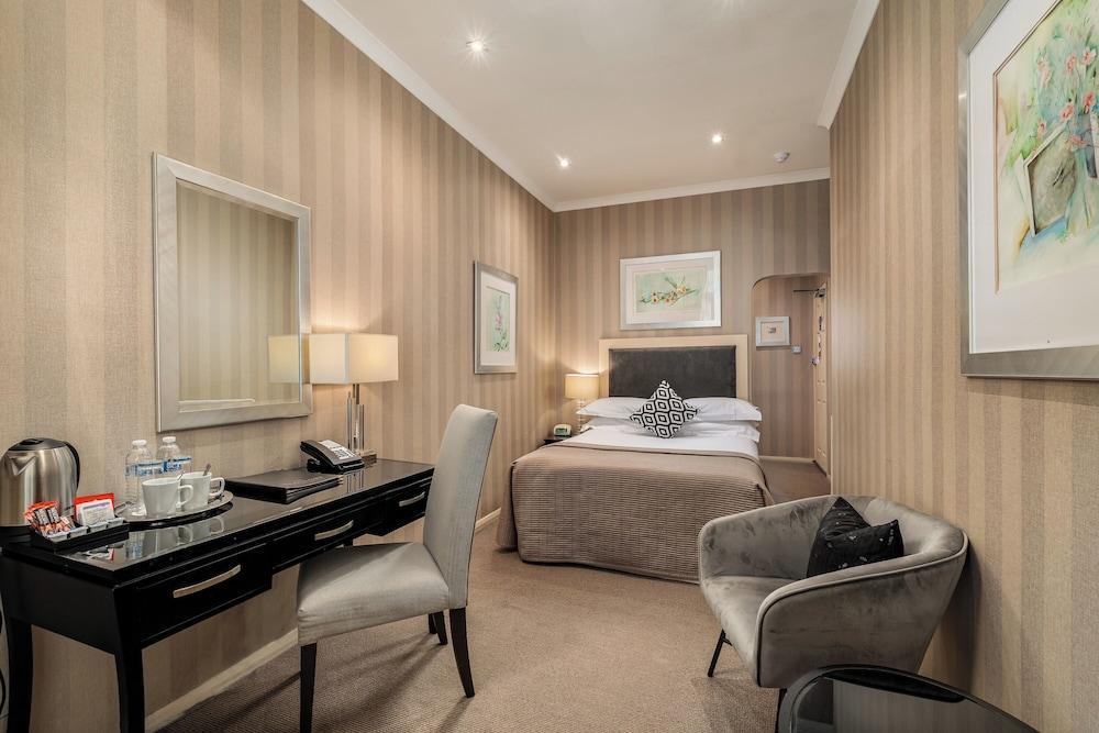 The Beaufort Knightsbridge Room Type - Standard Double Room
