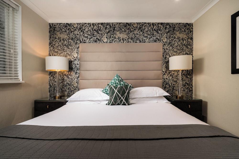 The Beaufort Knightsbridge Room Type - Deluxe Double Room