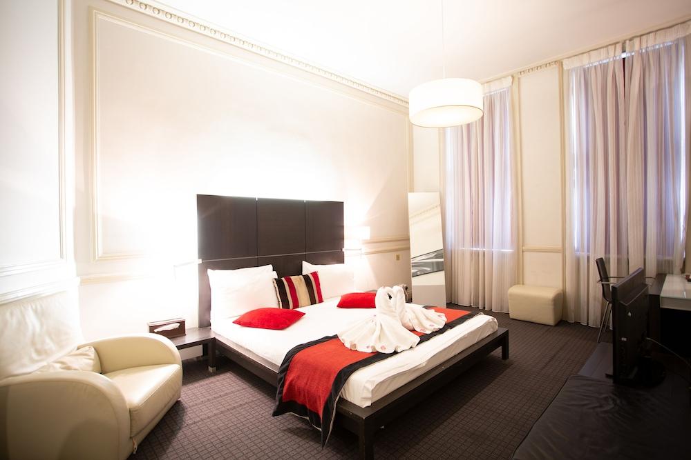 The Sumner Hotel Room Type - Deluxe Room