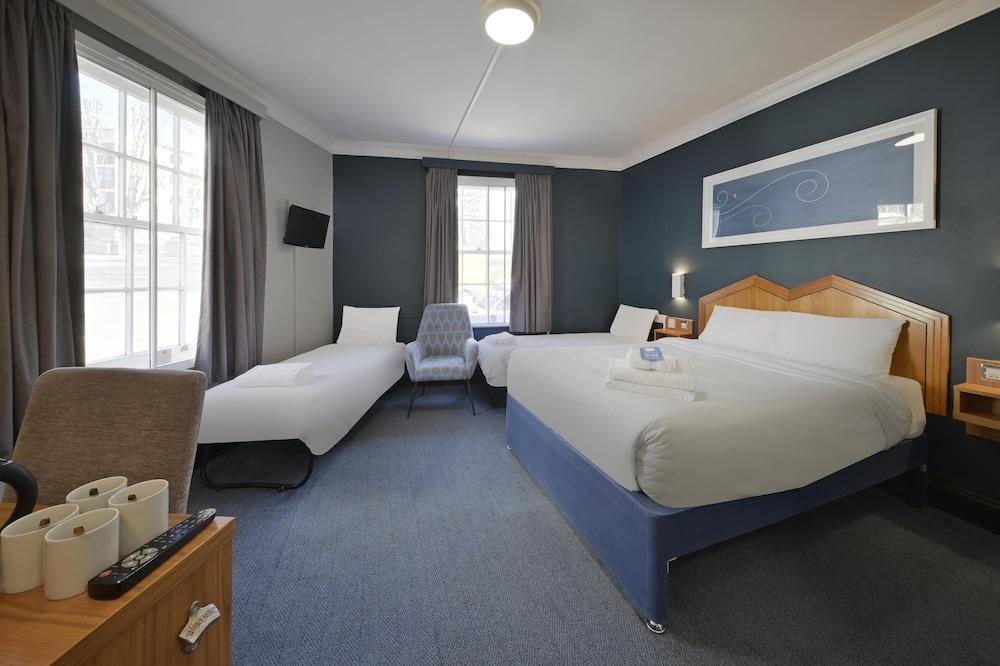 Travelodge London Kings Cross Royal Scot Hotel - Tap to explore photos