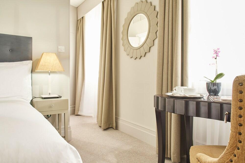 Tophams Hotel Room Type - Double Room