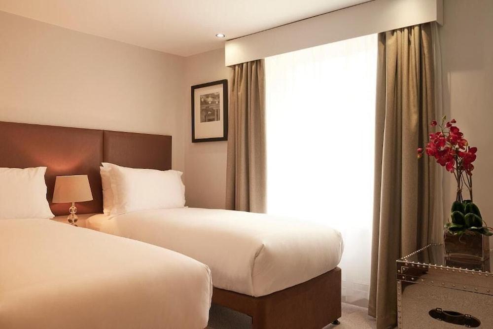 Tophams Hotel Room Type - Superior Twin Room