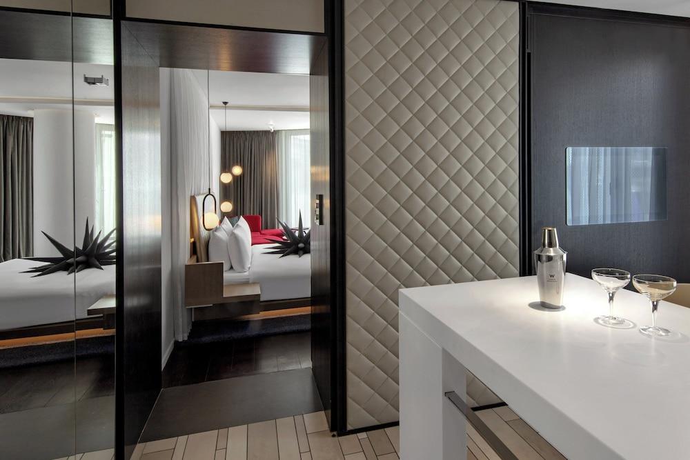 W London Room Type - Suite, 1 King Bed, Corner (Corner)