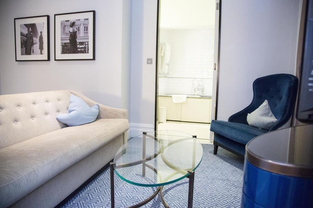 The Waldorf Hilton, London Room Type - Junior Suite, 1 King Bed, Bathtub (Lounge Access)