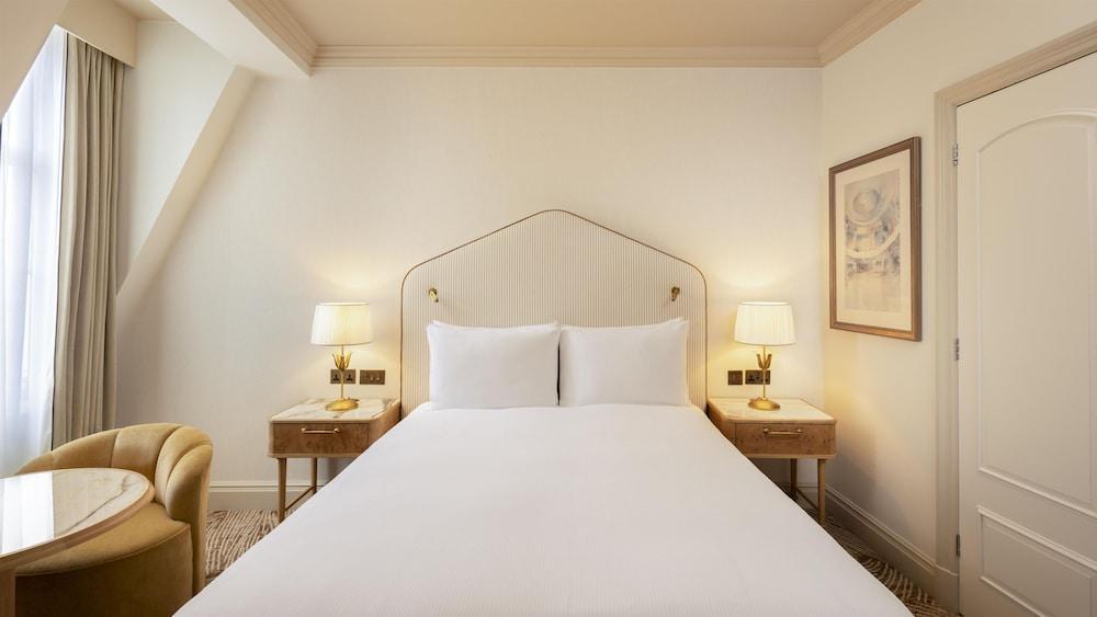 The Waldorf Hilton, London Room Type - Room, 1 Queen Bed, Courtyard View