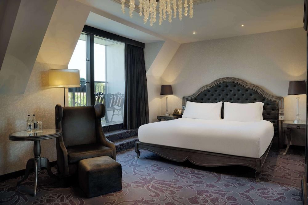 Hilton London Syon Park Room Type - KING DELUXE ROOM