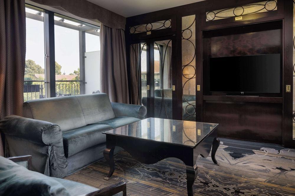 Hilton London Syon Park Room Type - Junior Suite, 1 King Bed