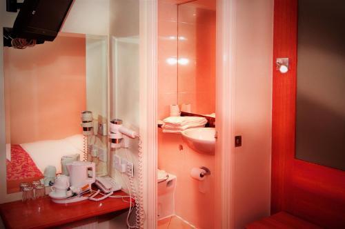 Westbury Hotel Room Type - Double Room
