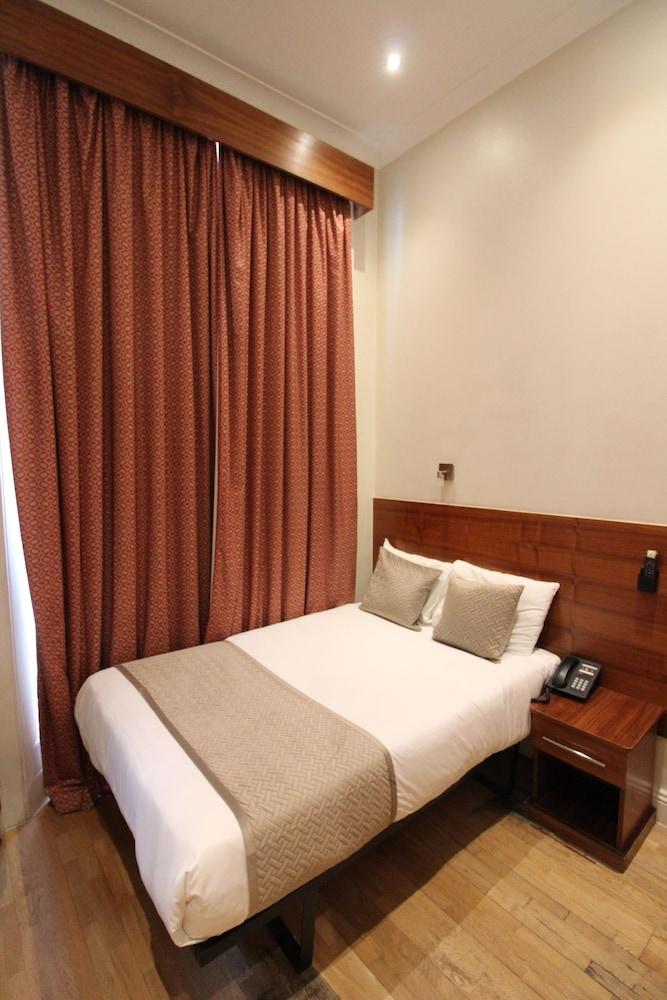 Wedgewood Hotel Room Type - Double Room