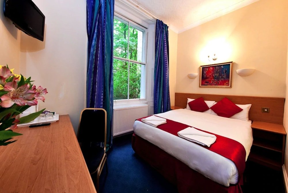 Whiteleaf Hotel