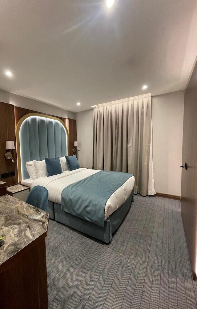 St. Mark Hotel Room Type - Deluxe Double Room