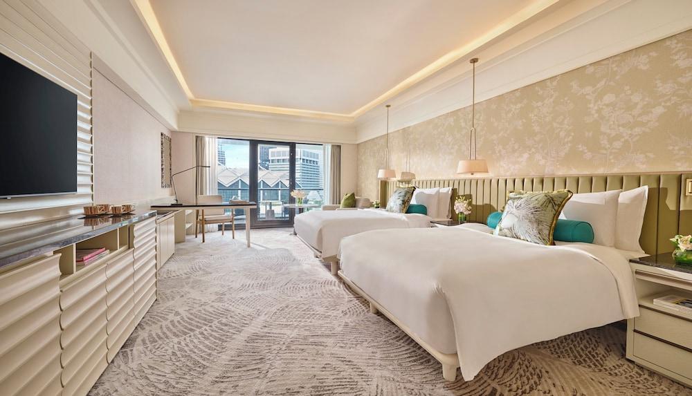 Mandarin Oriental, Singapore Room Type - Premier Room, Balcony Mandarin Oriental, Singapore Room Type - Premier Room, Balcony