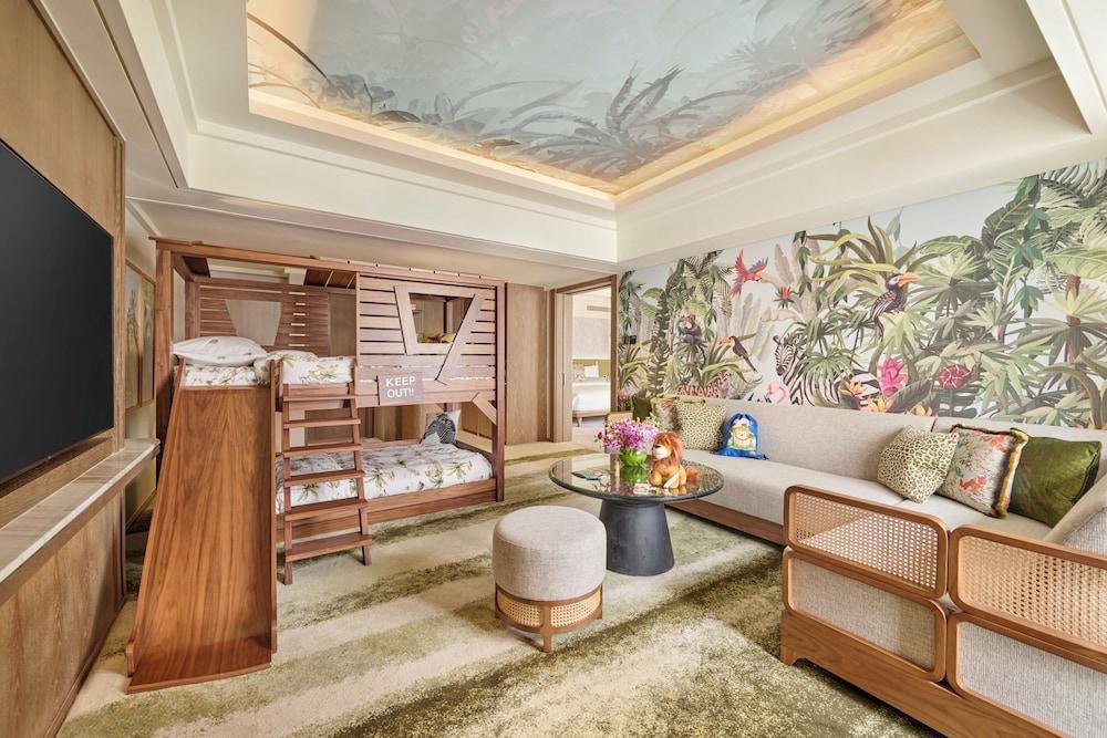 Mandarin Oriental, Singapore Room Type - Family Theme Suite