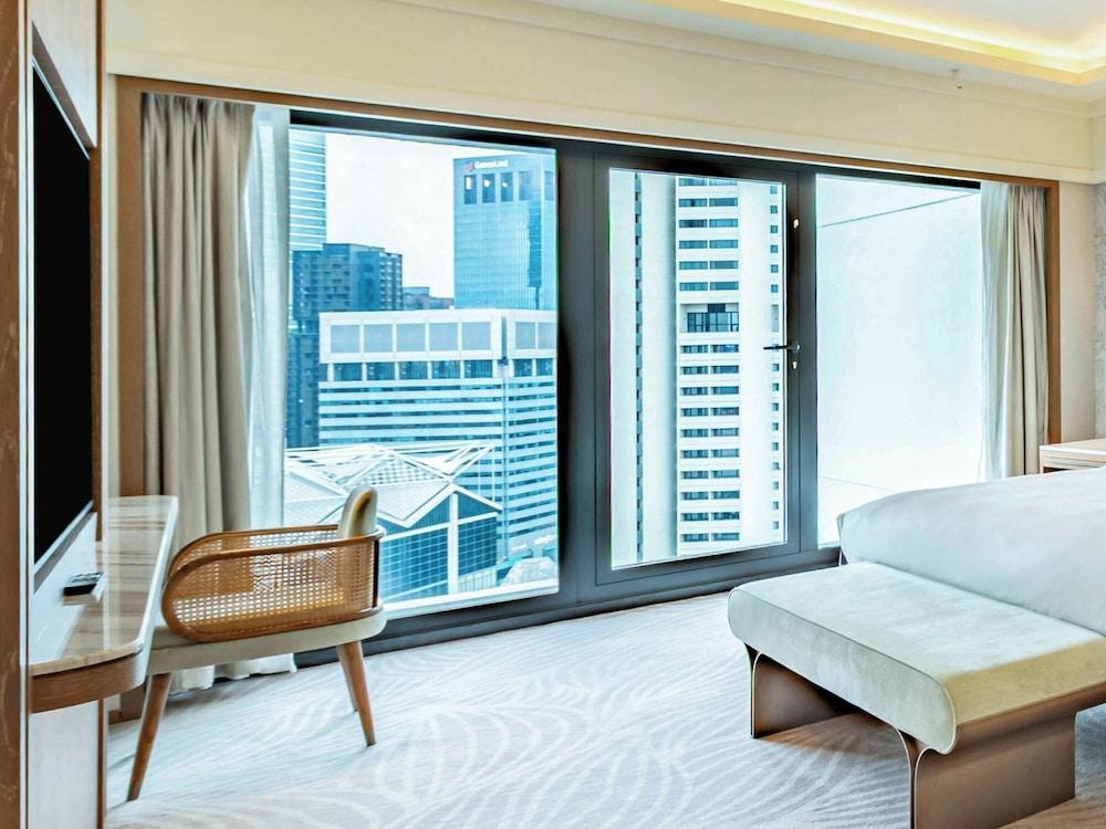 Mandarin Oriental, Singapore - Tap to explore photos