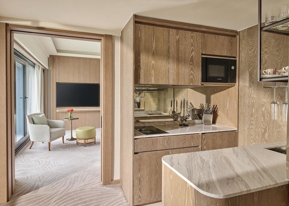 Mandarin Oriental, Singapore Room Type - Twin, Family Suite Mandarin Oriental, Singapore Room Type - Twin, Family Suite