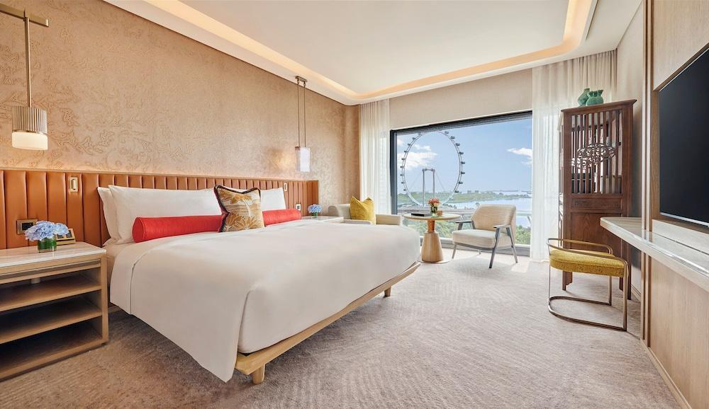 Mandarin Oriental, Singapore Room Type - Room, 1 King Bed, Sea View