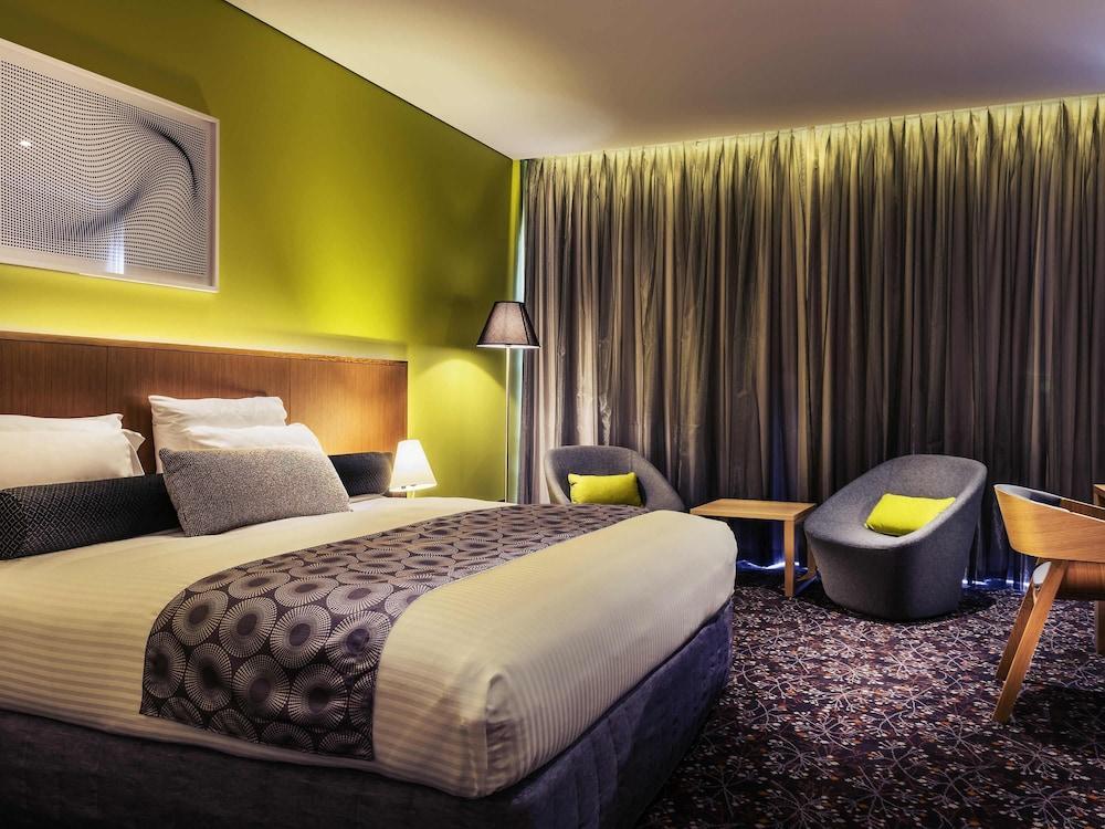 Mercure Sydney Liverpool Room Type - Standard Room, 1 King Bed