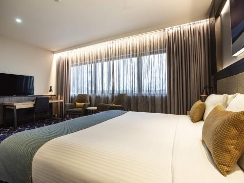 Mercure Sydney Liverpool - Tap to explore photos