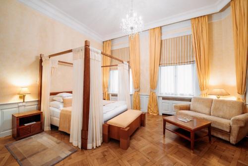 Ventana Hotel Prague - Tap to explore photos