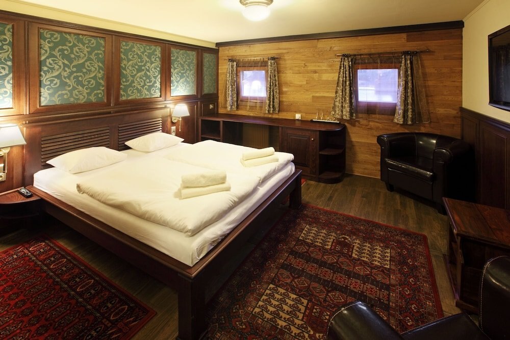 Boat Hotel Matylda Room Type - Executive Double Room