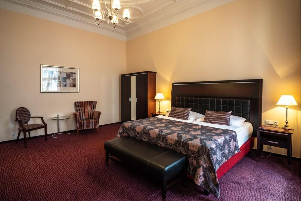 EA Embassy Prague Hotel Room Type - Junior Suite