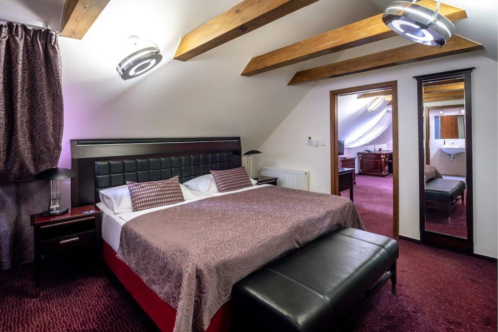 EA Embassy Prague Hotel Room Type - Deluxe Suite